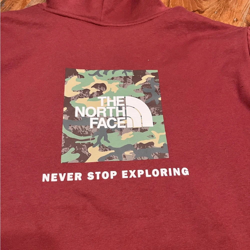 NWT North Face Men’s Hoodie
